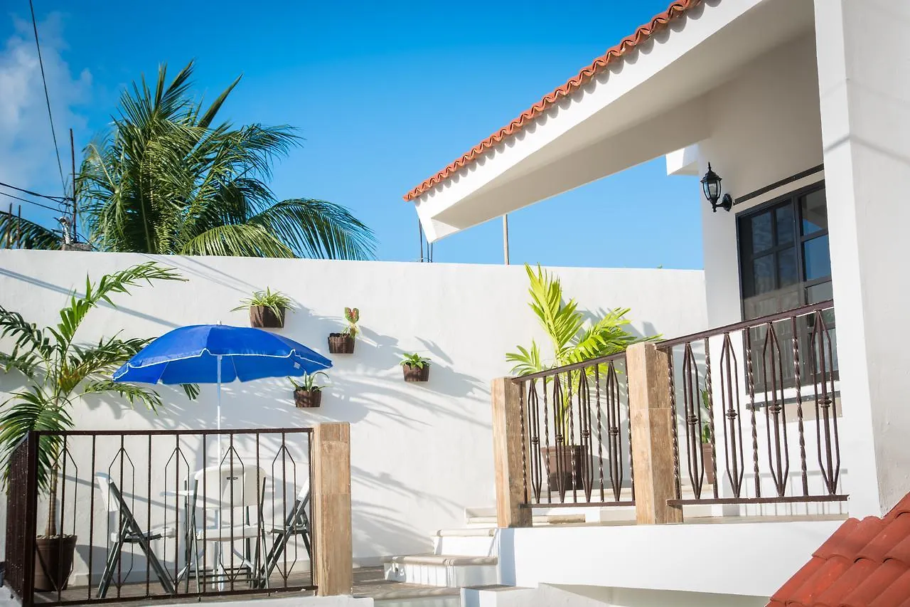 Apartment Vacation Rental - Upper Floor Room At Casa Cocoa Cozumel Mexico