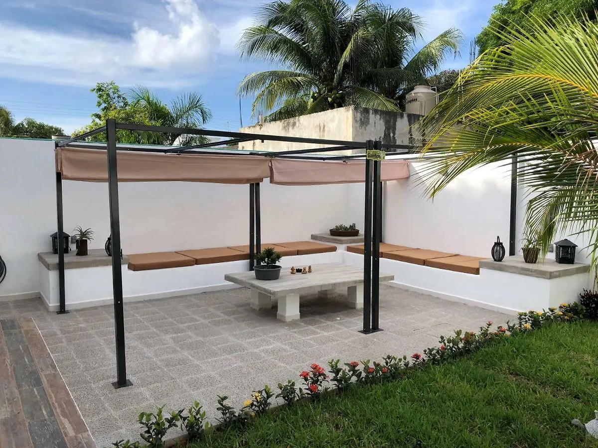 Apartment Vacation Rental - Upper Floor Room At Casa Cocoa Cozumel Mexico