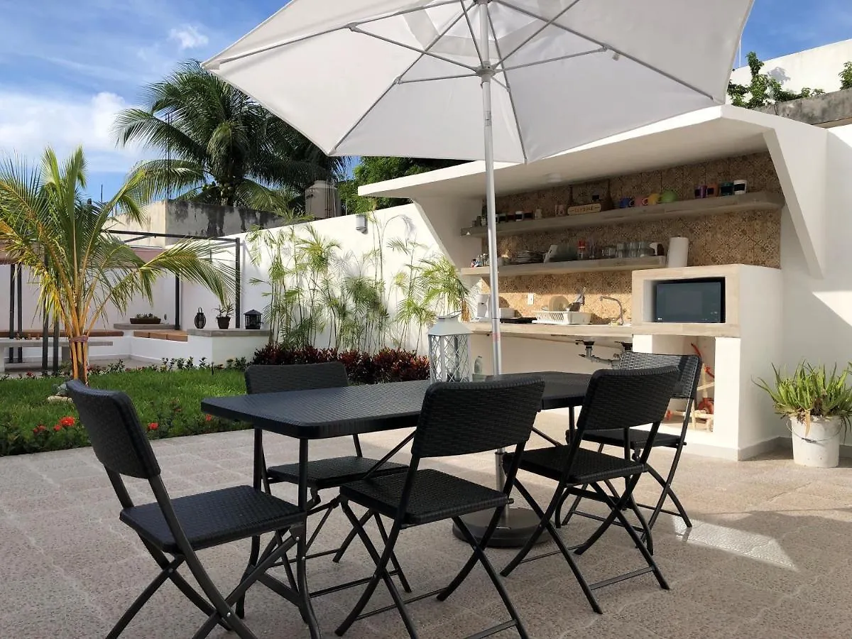 Apartment Vacation Rental - Upper Floor Room At Casa Cocoa Cozumel