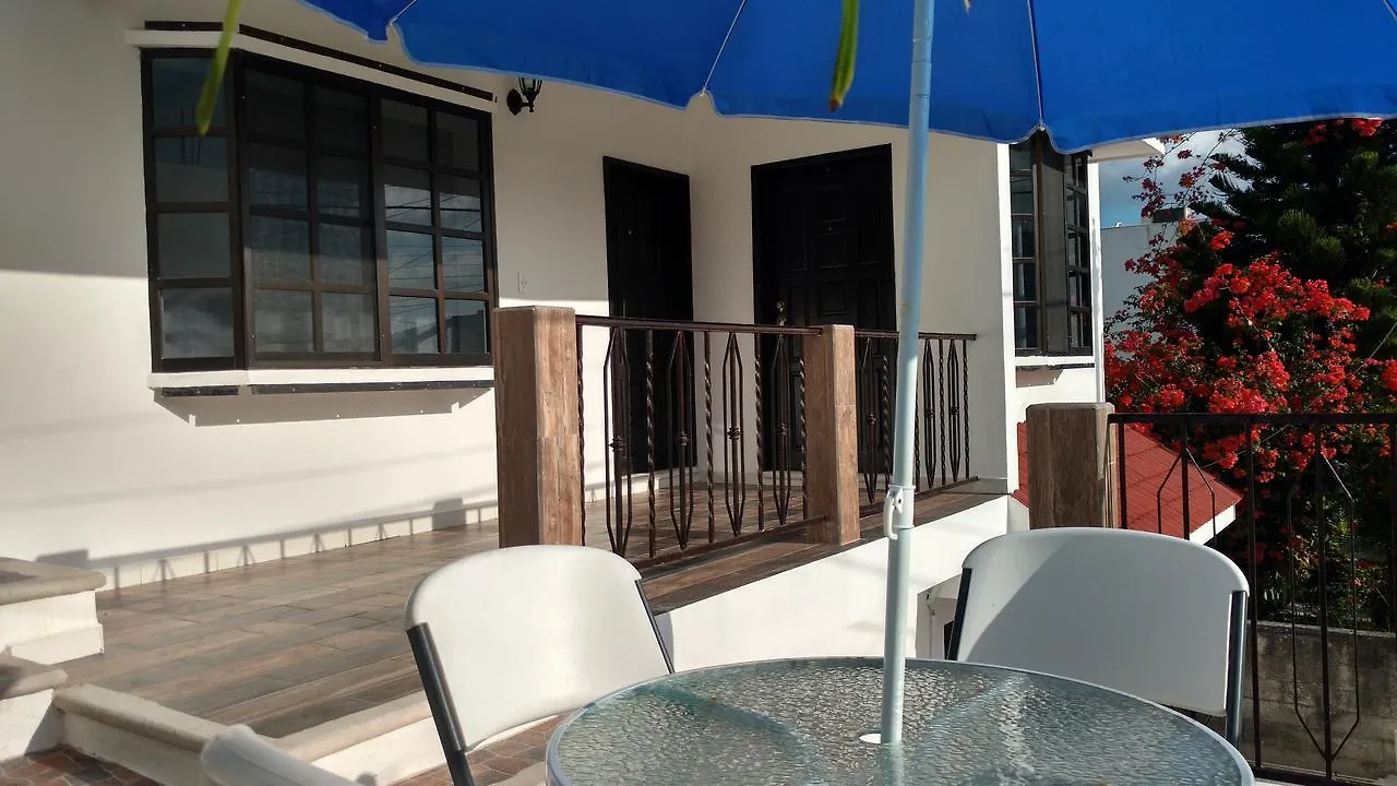 Vacation Rental - Upper Floor Room At Casa Cocoa 科苏梅尔