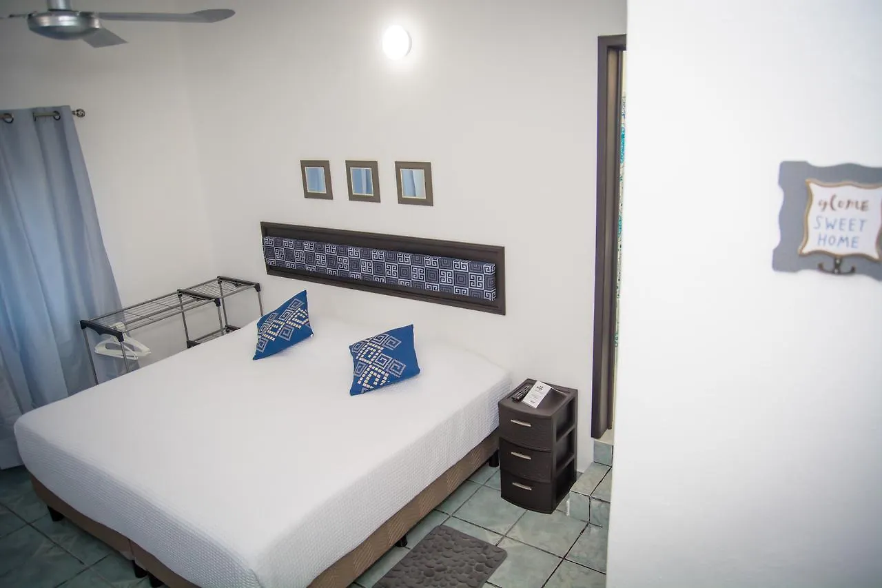 Vacation Rental - Upper Floor Room At Casa Cocoa Cozumel Apartment